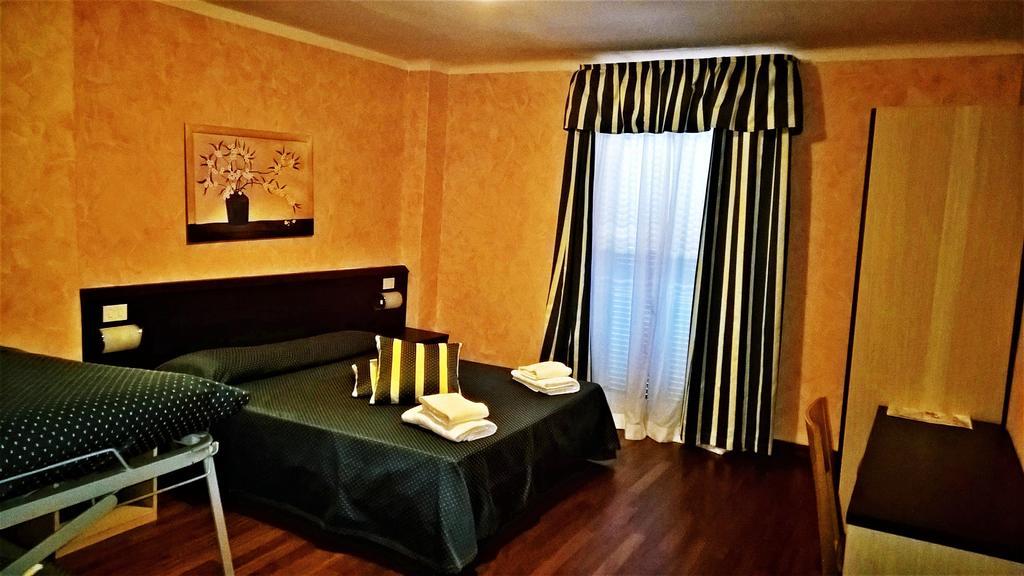 Hotel Villa Adele سيلي ليجور الغرفة الصورة