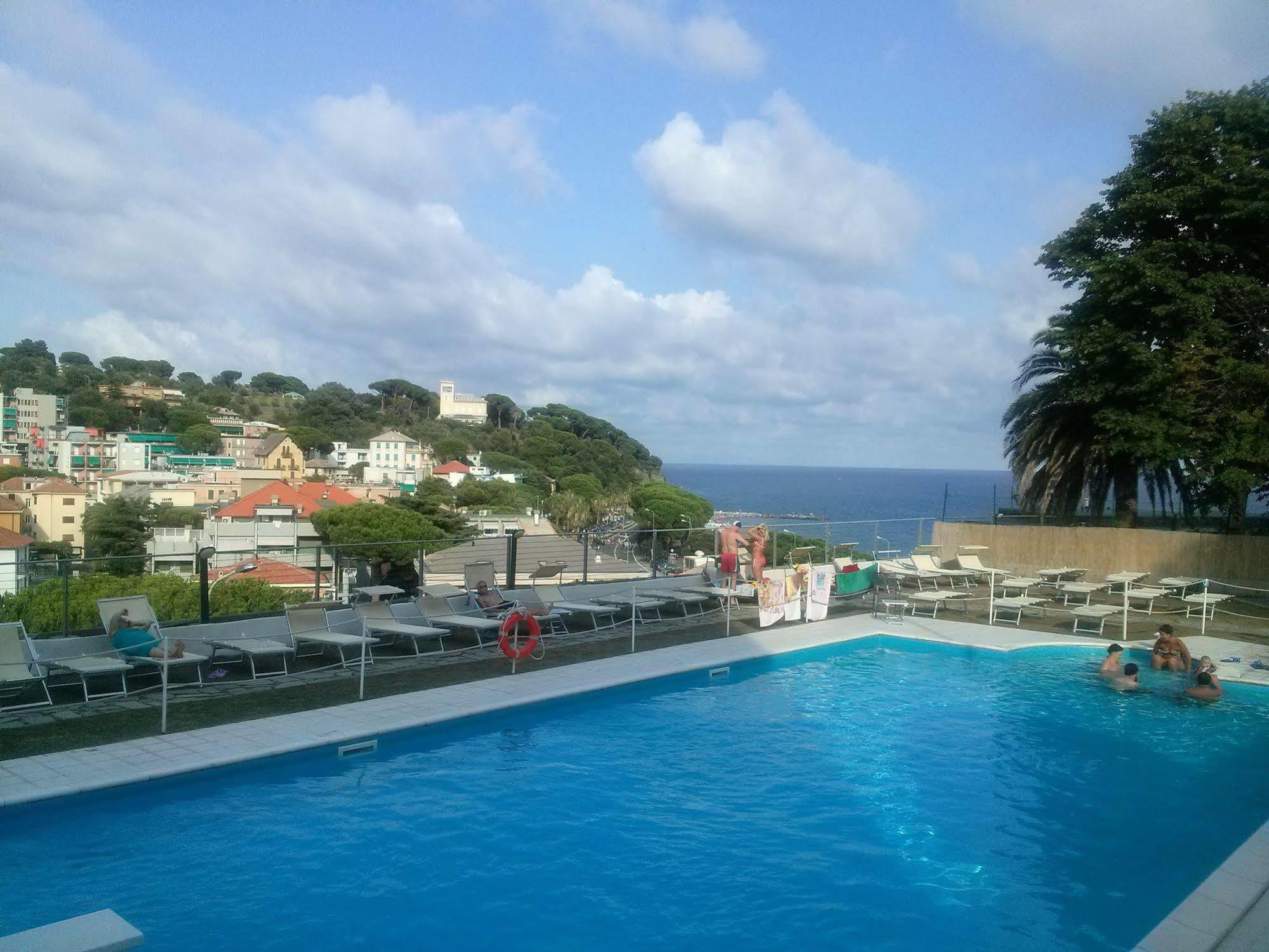 Hotel Villa Adele سيلي ليجور المظهر الخارجي الصورة